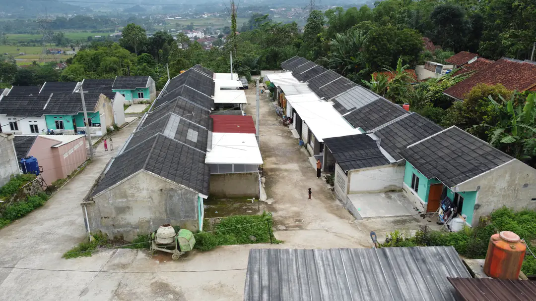 Foto udara jalan lingkungan perumahan GSS III